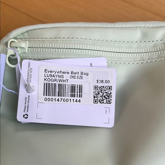 NWT Lululemon Athletica Kohlrabi Green Belt Bag with Adjustable Strap - Picture 4 of 9